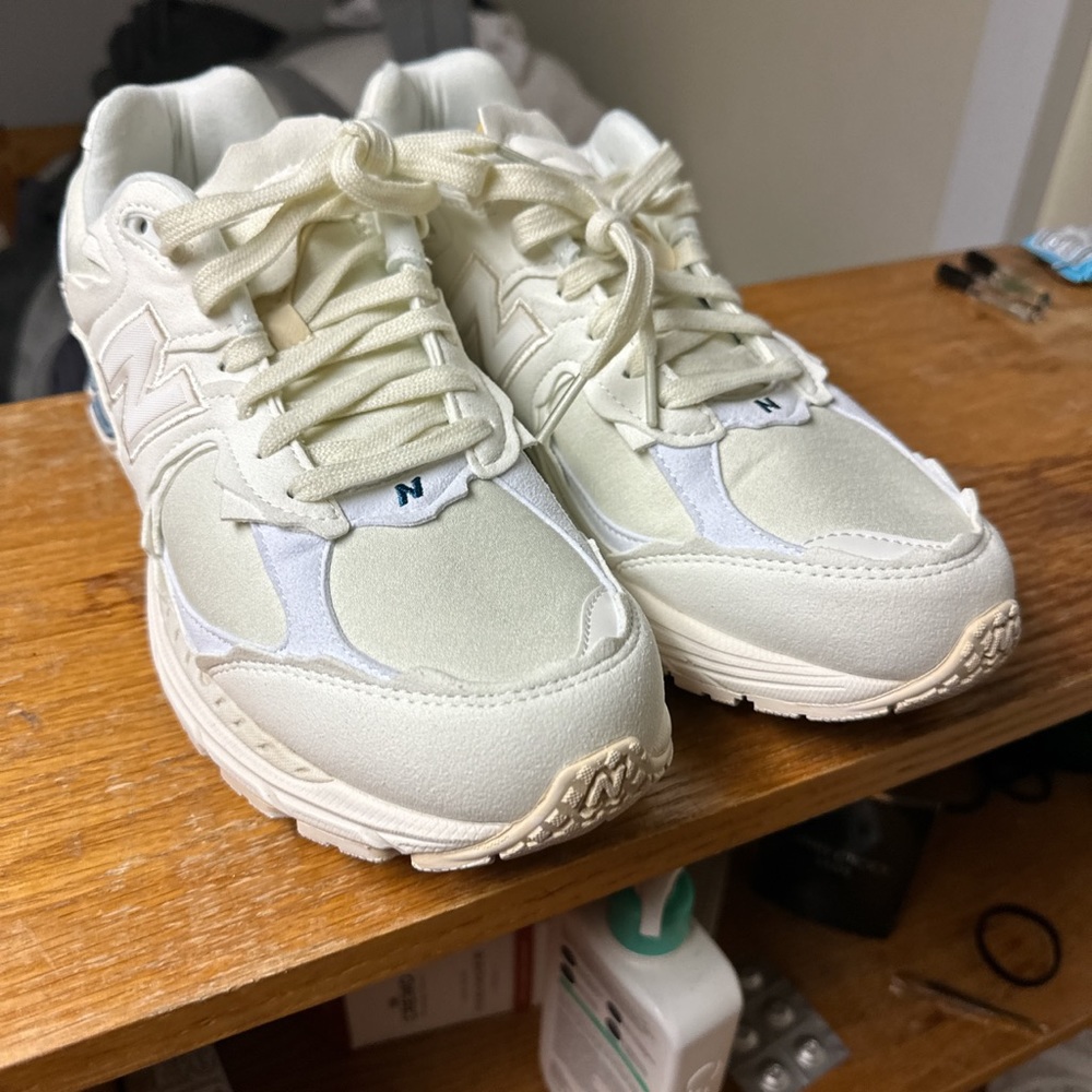 Never Worn , US Men’s 10.5

New Balance 2002r ( Sea Salt ) - Picture 3 of 6